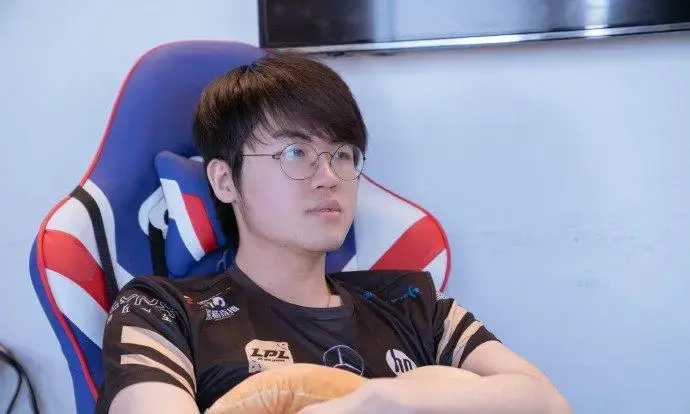 塔图姆焦点对战，Doinb与70激战TES分钟，爆冷胜负难料！